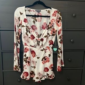 Kendall&Kylie white floral romper small